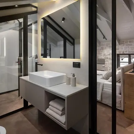 Euphrasiana Villa *